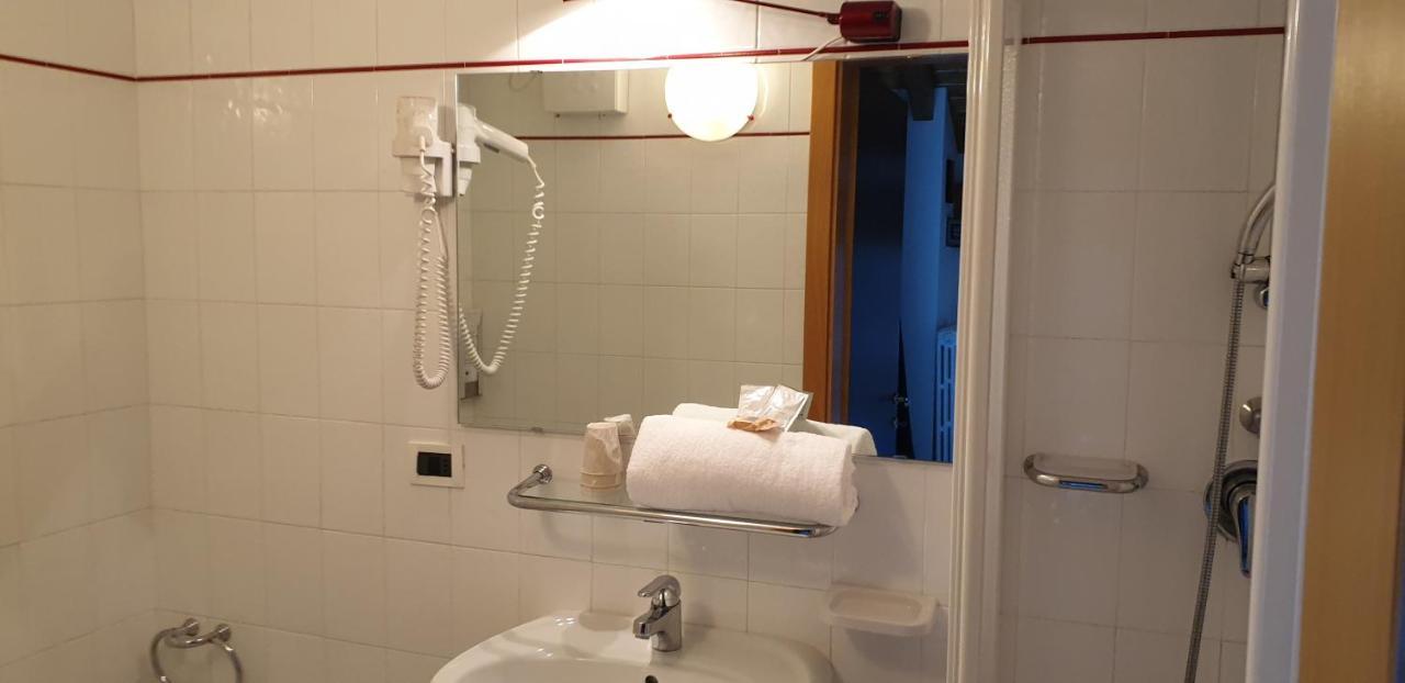 Hotel Martinella Folgaria Exteriör bild